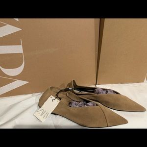 BNWT Zara pointed toe leather ballet flats- Size US 8/39